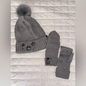 Matching toboggan and glove/mitten set